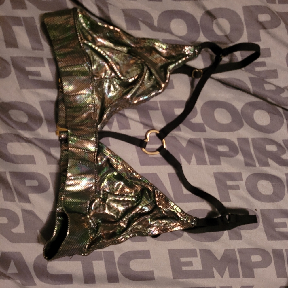Hot topic bra